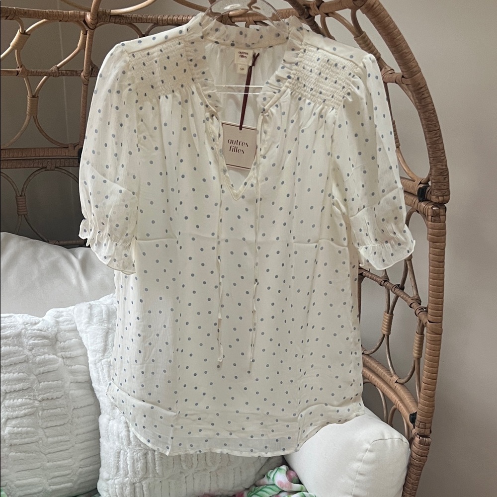 UNAVAILABLE SOLD ON VINTEDAutre Fille Polka Dot Peasant Blouse with Smocked Yoke